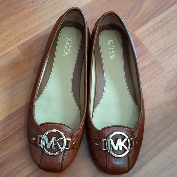 Shoes - Picture 1 of 5